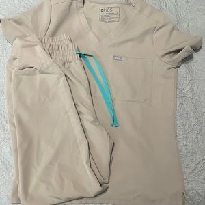 Figs boulder color scrub set size small